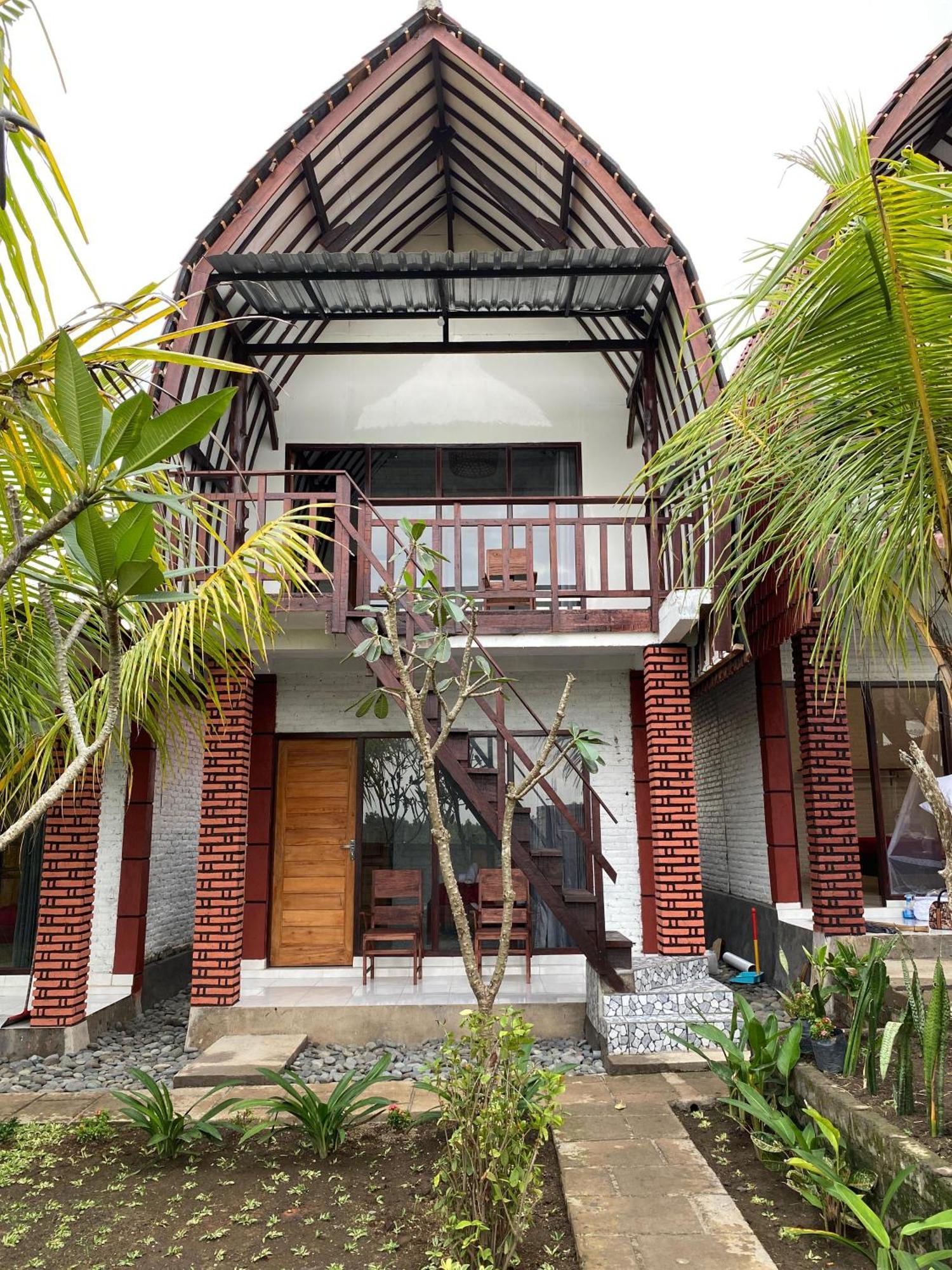 Alen'S Stay&Surf Airsatang Exterior photo